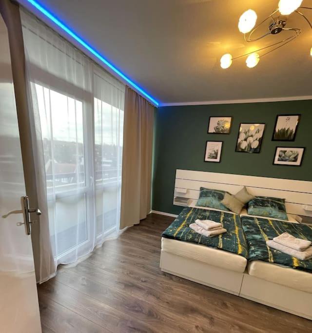 Grosse 3-Zimmer Wohnung, Zentrale Lage. Muelheim an der Ruhr Exterior photo