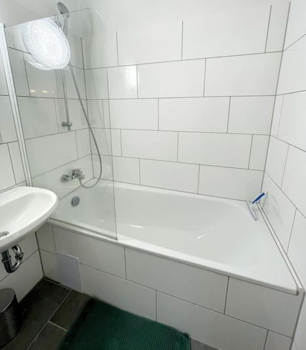 Grosse 3-Zimmer Wohnung, Zentrale Lage. Muelheim an der Ruhr Exterior photo